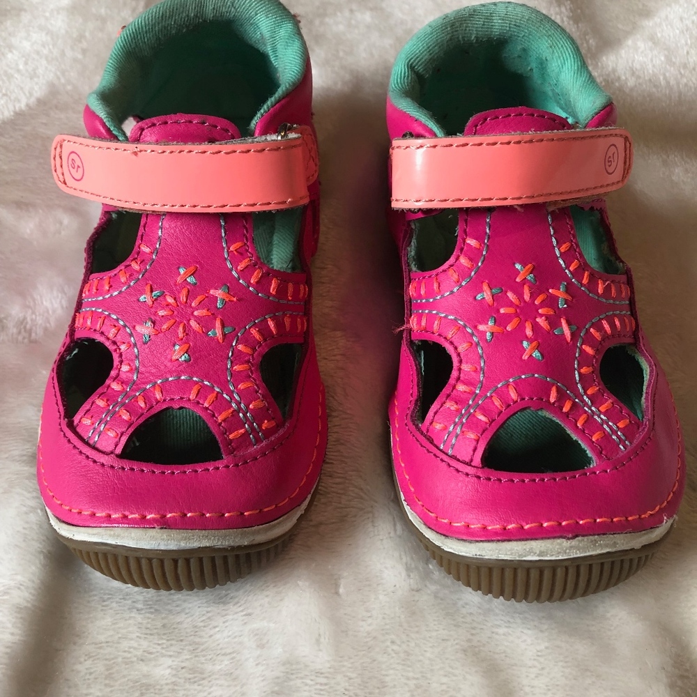 Stride Rite Kids' SR Tech Callie Sandal